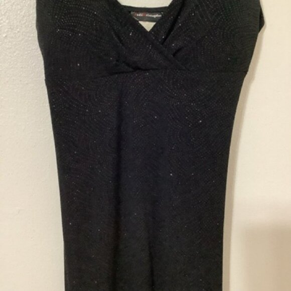 Elegant Black Sleeveless Dress - Picture 5 of 9